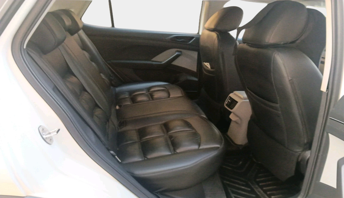 2022 Skoda KUSHAQ ACTIVE 1.0L TSI MT, Petrol, Manual, 31,137 km, interior