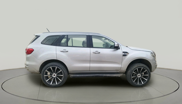 2016 Ford Endeavour TREND 2.2 4X2 AT, Diesel, Automatic, 93,190 km, exterior