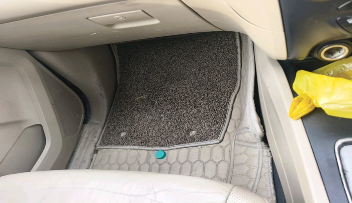 2016 Ford Endeavour TREND 2.2 4X2 AT, Diesel, Automatic, 93,190 km, interior