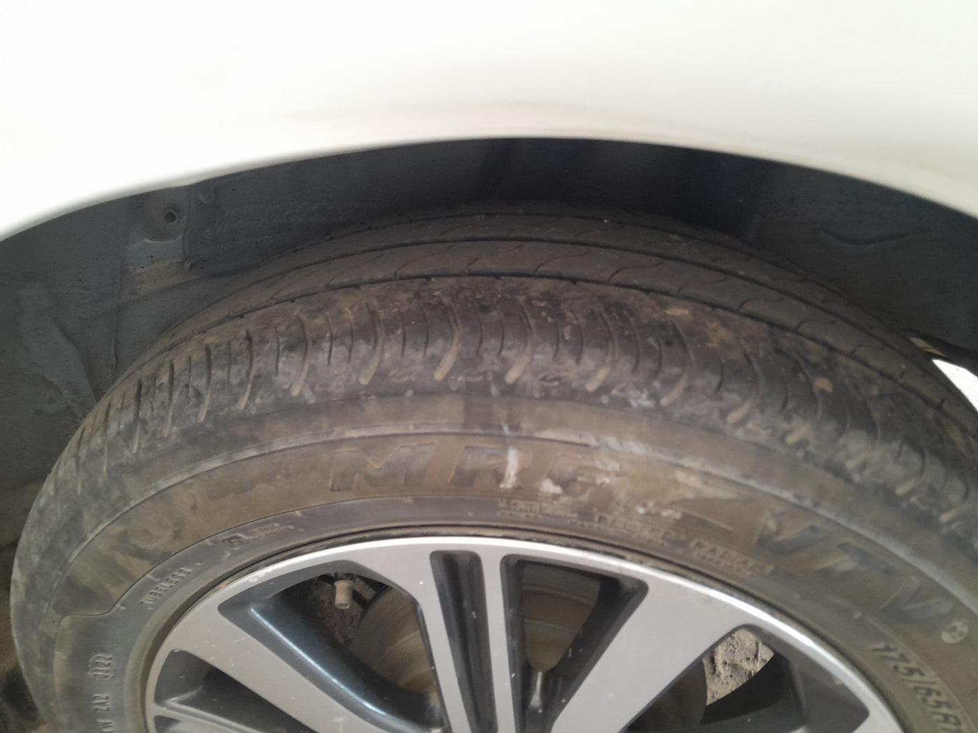 2022 Honda Amaze 1.2L I-VTEC VX, Petrol, Manual, 37,997 km, tyre