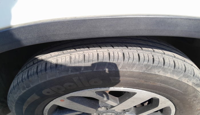 2021 Tata Harrier XZA PLUS 2.0L DUAL TONE, Diesel, Automatic, 98,282 km, tyre