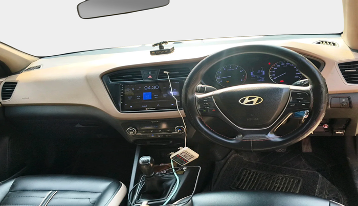 2017 Hyundai Elite i20 ASTA 1.2, Petrol, Manual, 1,75,030 km, interior
