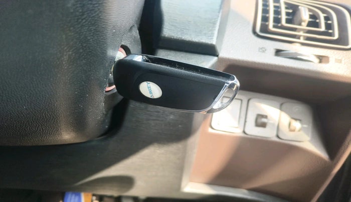 2012 Mahindra XUV500 W8, Diesel, Manual, 1,37,758 km, interior