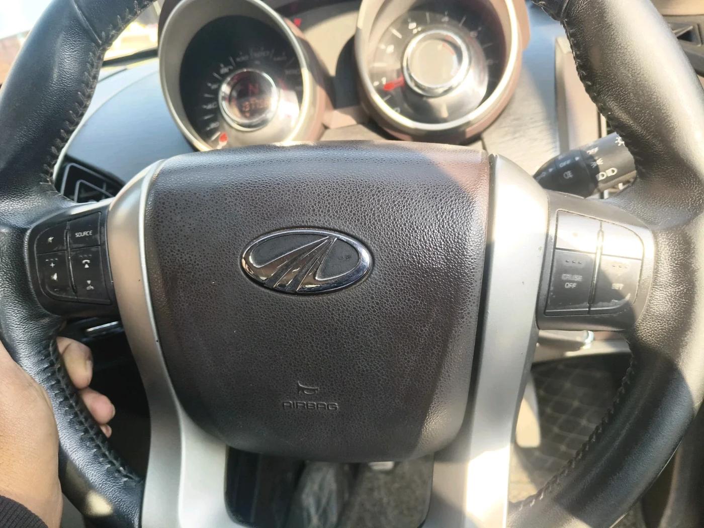 2012 Mahindra XUV500 W8, Diesel, Manual, 1,37,758 km, interior