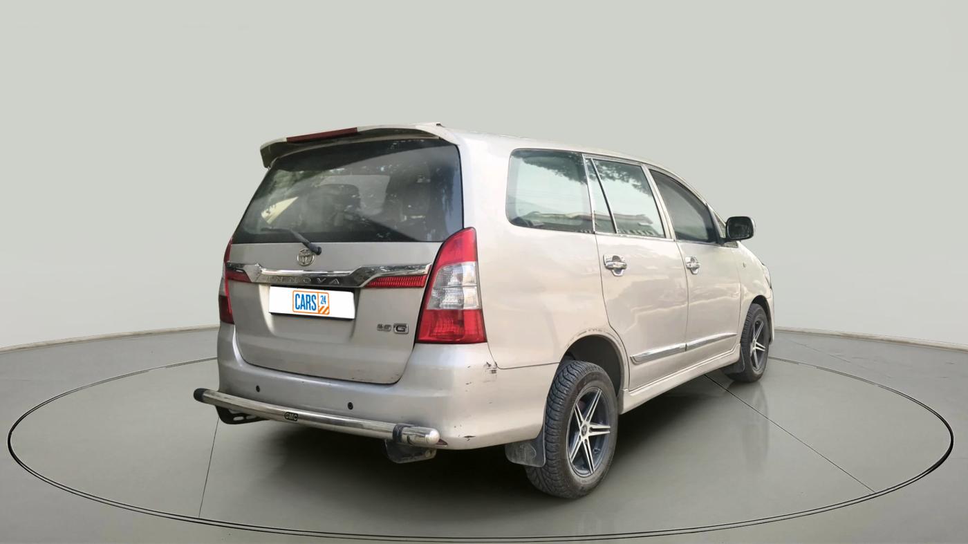 2014 Toyota Innova 2.5 GX 7 STR, Diesel, Manual, 1,41,000 km, exterior