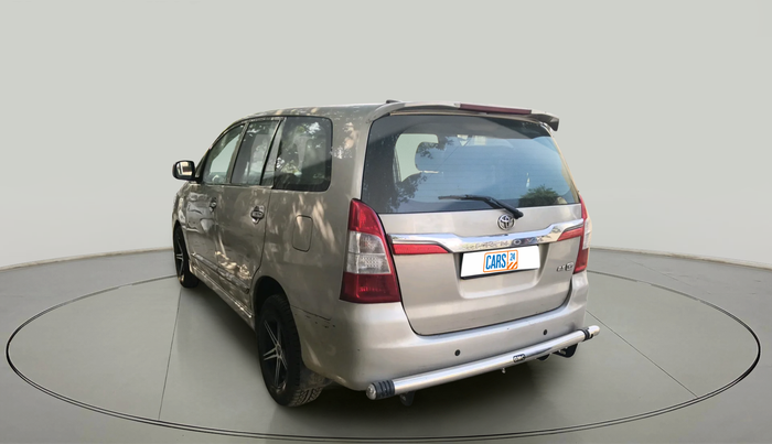 2014 Toyota Innova 2.5 GX 7 STR, Diesel, Manual, 1,40,193 km, exterior