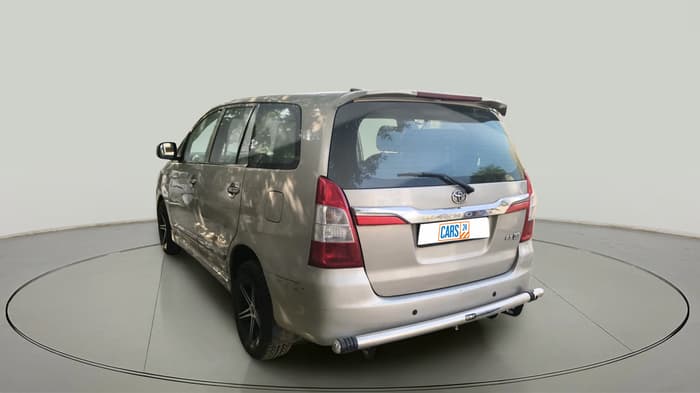 2014 Toyota Innova 2.5 GX 7 STR, Diesel, Manual, 1,41,000 km, exterior