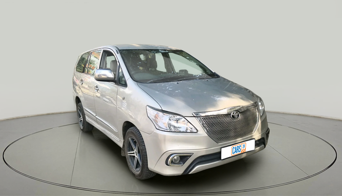 2014 Toyota Innova 2.5 GX 7 STR, Diesel, Manual, 1,40,193 km, exterior