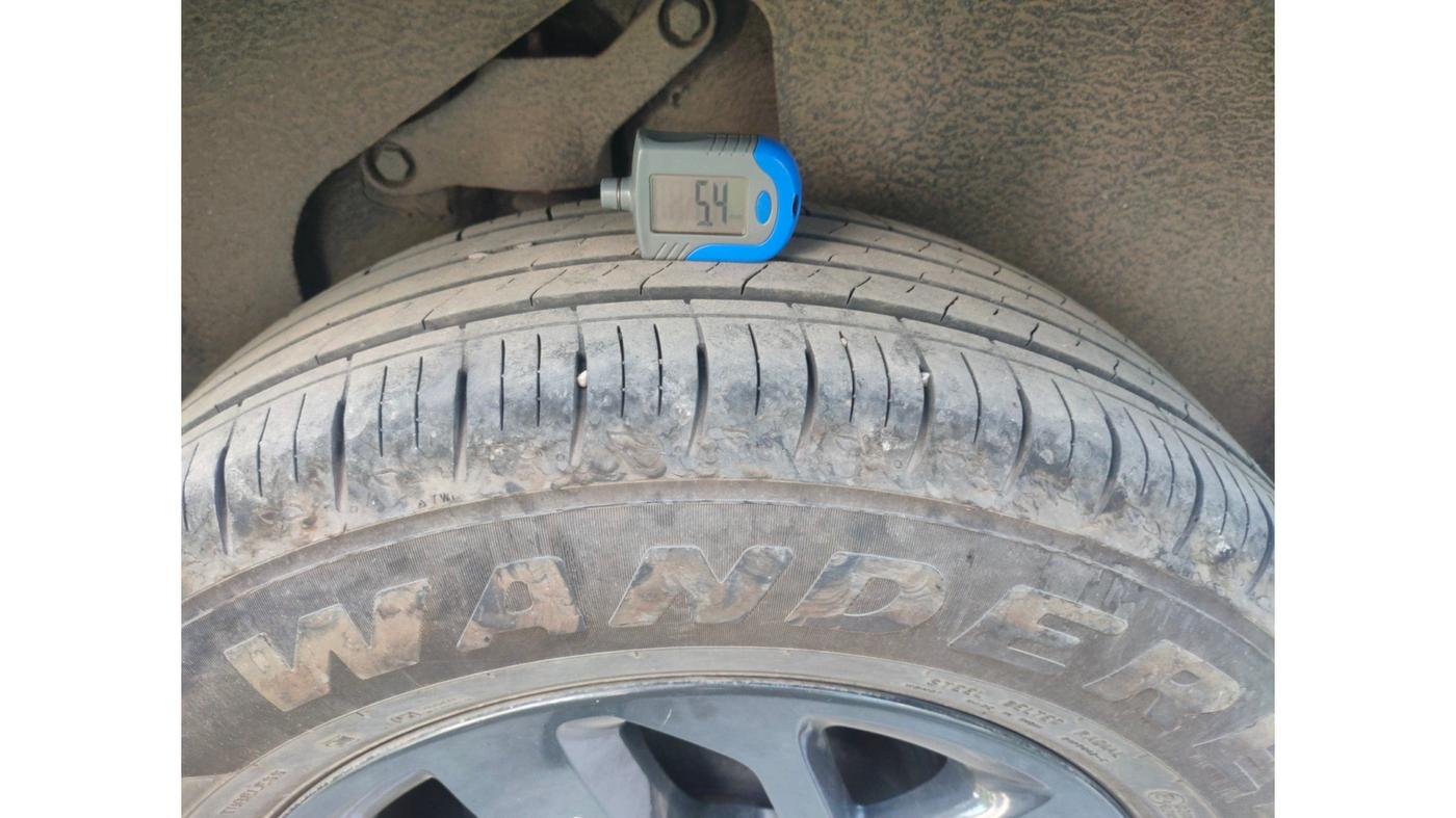2023 Tata Harrier XTA PLUS 2.0L KRYOTEC DARK EDITION, Diesel, Automatic, 31,602 km, tyre