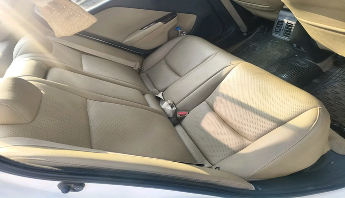 2015 Honda City 1.5L I-DTEC V, Diesel, Manual, 1,70,345 km, interior