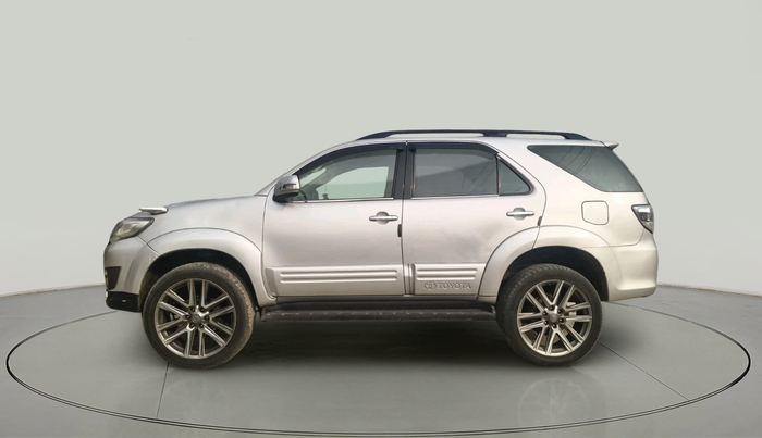 2013 Toyota Fortuner 3.0 4X2 AT, Diesel, Automatic, 1,50,873 km, exterior