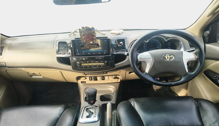 2013 Toyota Fortuner 3.0 4X2 AT, Diesel, Automatic, 1,50,873 km, interior