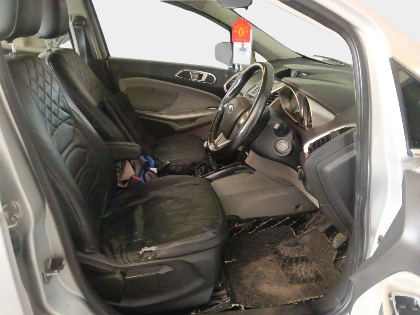 2014 Ford Ecosport TITANIUM 1.5L DIESEL, Diesel, Manual, 1,05,076 km, interior