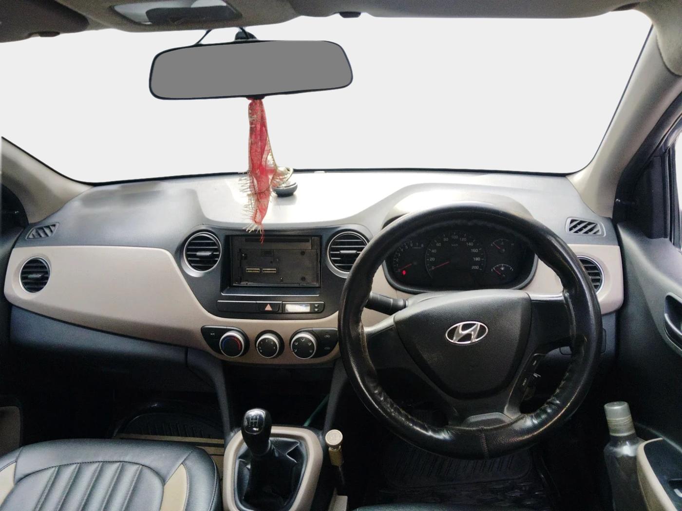 2014 Hyundai Xcent BASE 1.2, Petrol, Manual, 71,750 km, interior
