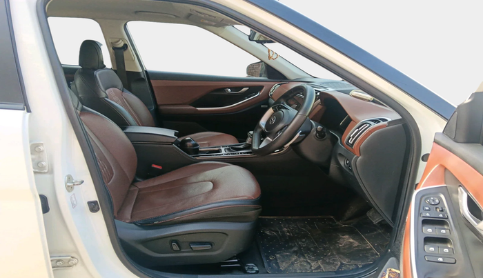 2021 Hyundai ALCAZAR 1.5 SIGNATURE (O) AT 6STR, Diesel, Automatic, 64,819 km, interior