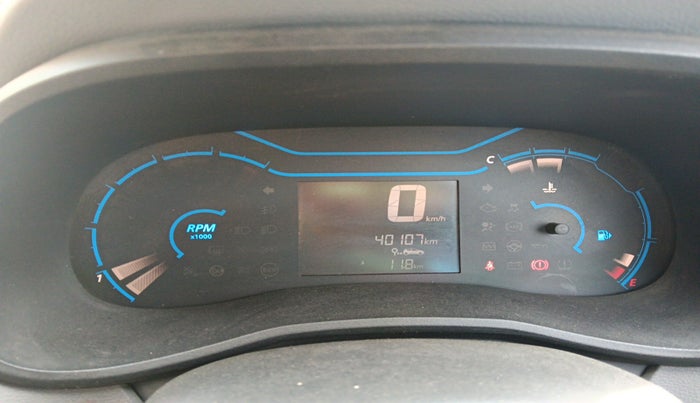 2022 Renault Kwid RXT 1.0 (O), Petrol, Manual, 40,107 km, interior