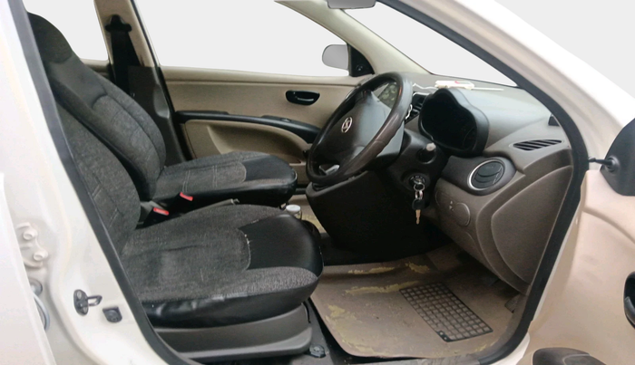 2013 Hyundai i10 MAGNA 1.1, Petrol, Manual, 99,992 km, interior