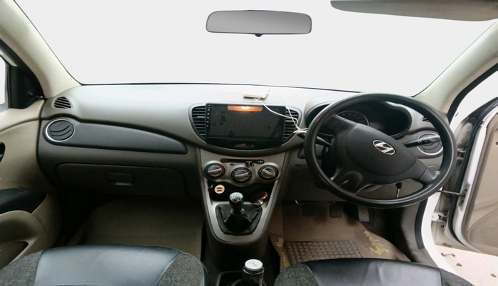 2013 Hyundai i10 MAGNA 1.1, Petrol, Manual, 99,992 km, interior