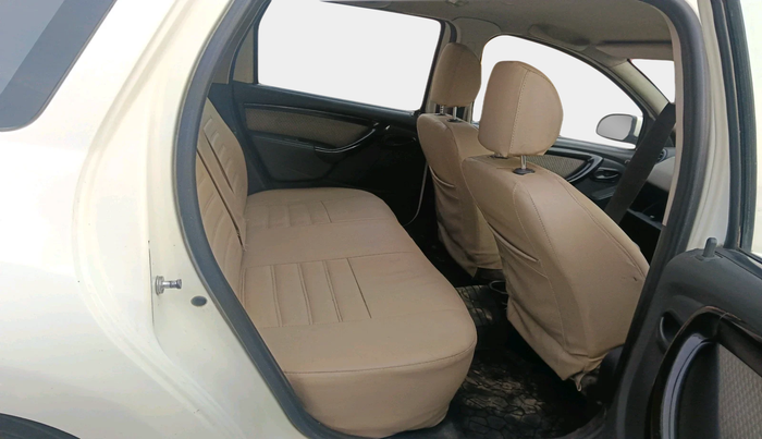 2015 Renault Duster 85 PS RXL DIESEL, Diesel, Manual, 1,62,565 km, interior