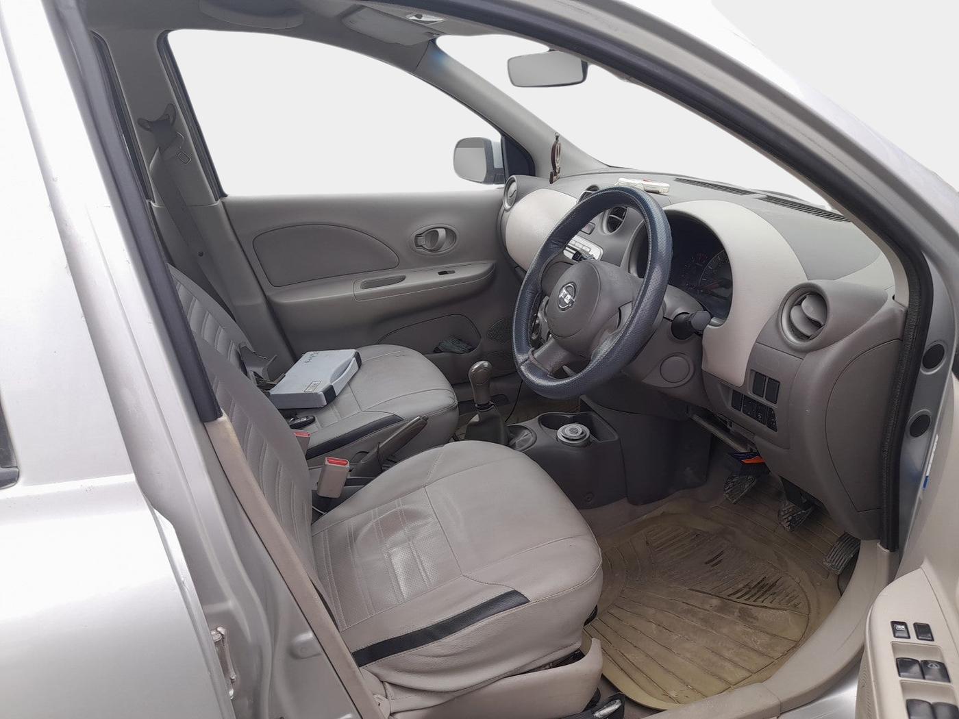 2011 Nissan Micra XV DIESEL, Diesel, Manual, 1,14,043 km, interior