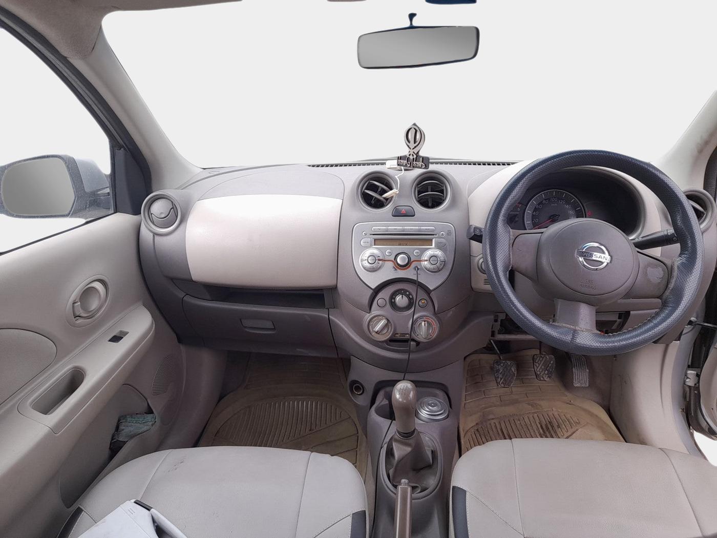 2011 Nissan Micra XV DIESEL, Diesel, Manual, 1,14,043 km, interior
