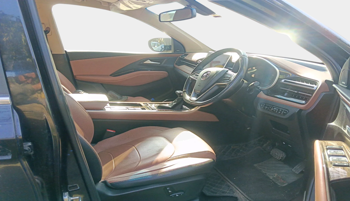 2023 MG HECTOR PLUS SHARP PRO 1.5 PETROL TURBO CVT 6 STR, Petrol, Automatic, 19,710 km, interior