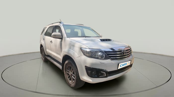 2015 Toyota Fortuner 3.0 4X2 AT, Diesel, Automatic, 1,06,913 km, exterior