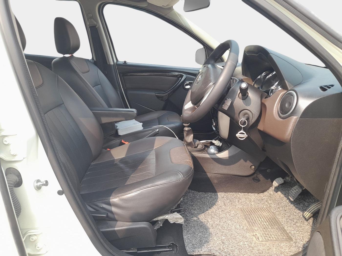 2017 Nissan Terrano XV D THP PREMIUM 110 PS, Diesel, Manual, 39,324 km, interior