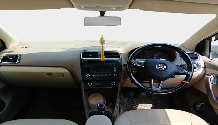 2015 Skoda Rapid 1.5 TDI CR ELEGANCE, Diesel, Manual, 83,976 km, interior
