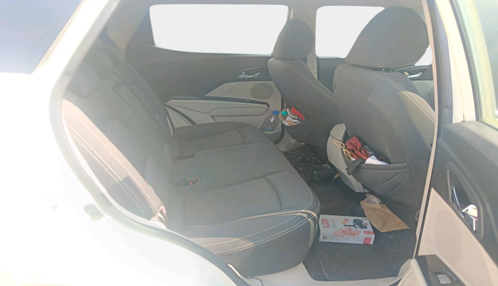 2019 Mahindra XUV300 W8 1.5 DIESEL, Diesel, Manual, 1,09,780 km, interior