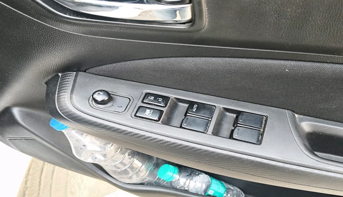 2022 Maruti Swift VXI, Petrol, Manual, 1,96,960 km, interior