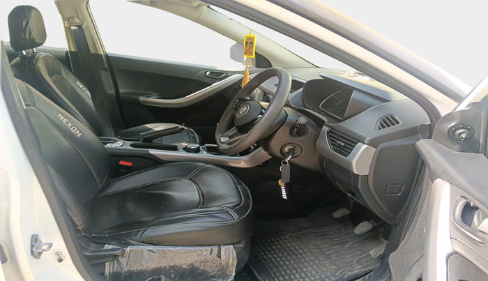 2022 Tata NEXON XM SUNROOF PETROL, Petrol, Manual, 31,312 km, interior