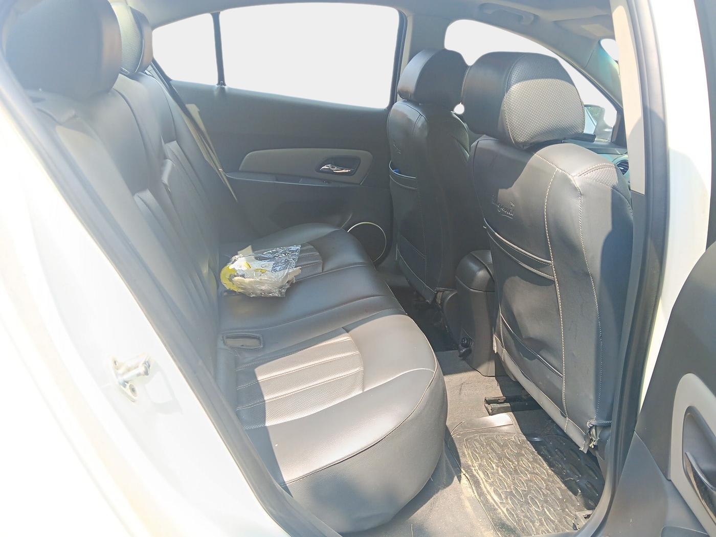 2010 Chevrolet Cruze LTZ, Diesel, Manual, 1,10,164 km, interior