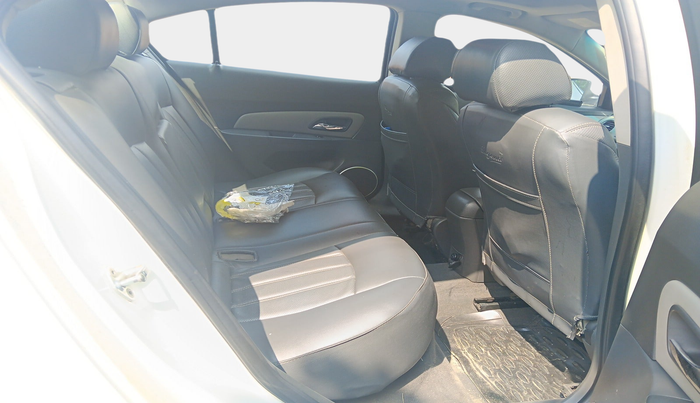 2010 Chevrolet Cruze LTZ, Diesel, Manual, 1,10,164 km, interior