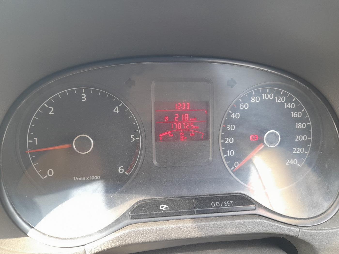 2010 Volkswagen Vento HIGHLINE DIESEL 1.6, Diesel, Manual, 1,71,839 km, interior