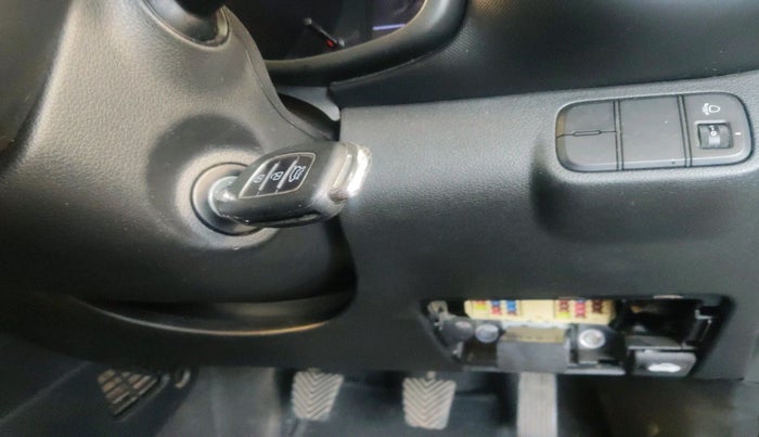 2019 Hyundai VENUE S 1.2, Petrol, Manual, 46,971 km, interior