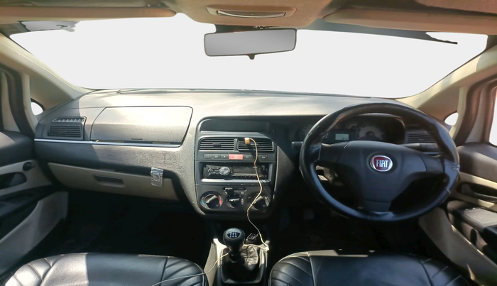 2016 Fiat Linea CLASSIC 1.3 L MULTIJET, Diesel, Manual, 2,64,961 km, interior