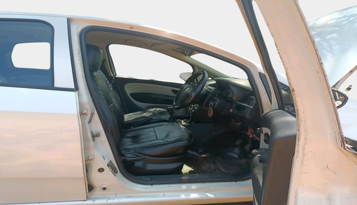 2016 Fiat Linea CLASSIC 1.3 L MULTIJET, Diesel, Manual, 2,64,961 km, interior