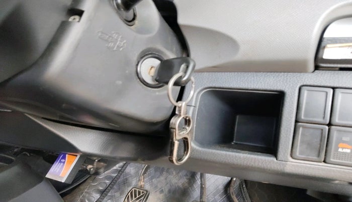 2012 Maruti Wagon R 1.0 LXI, Petrol, Manual, 1,02,942 km, interior