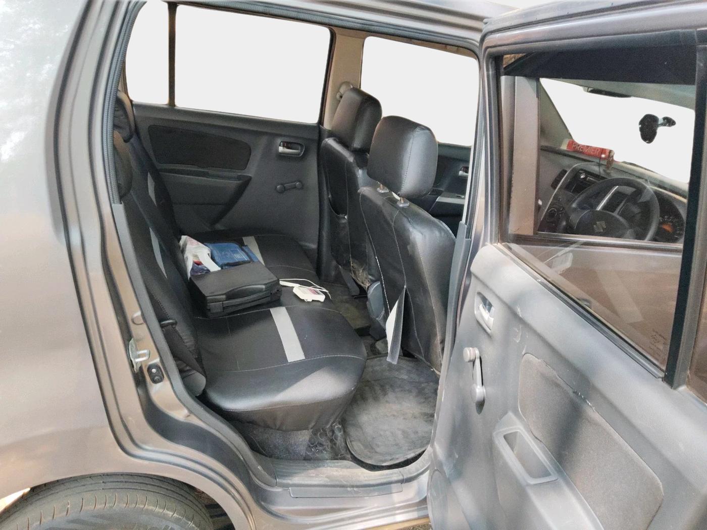 2012 Maruti Wagon R 1.0 LXI, Petrol, Manual, 1,02,942 km, interior