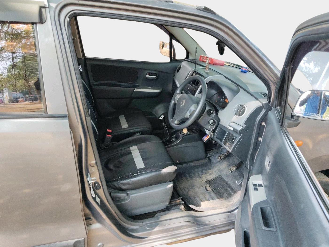 2012 Maruti Wagon R 1.0 LXI, Petrol, Manual, 1,02,942 km, interior