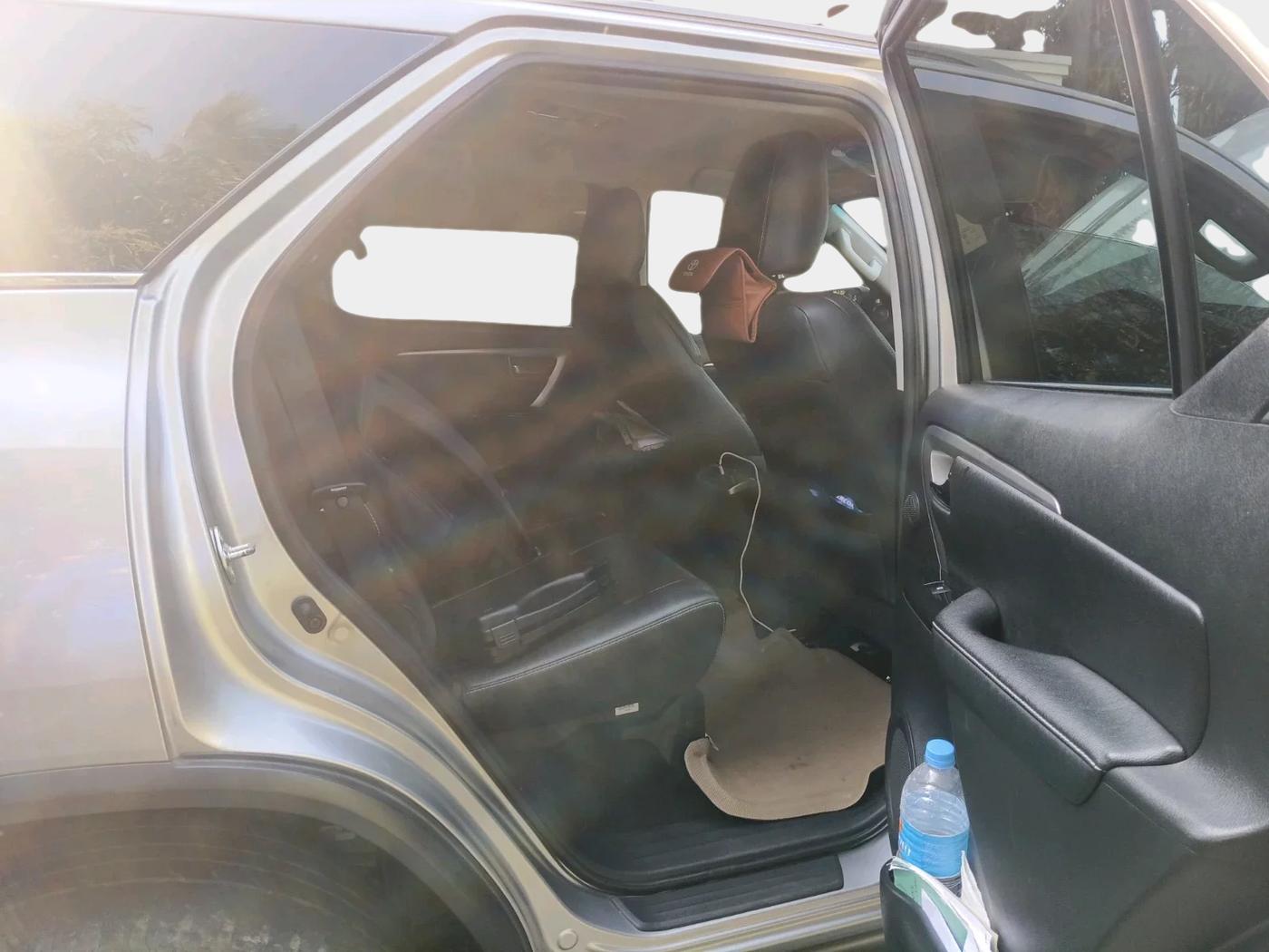 2022 Toyota Fortuner 4X4 AT 2.8 DIESEL, Diesel, Automatic, 95,088 km, interior