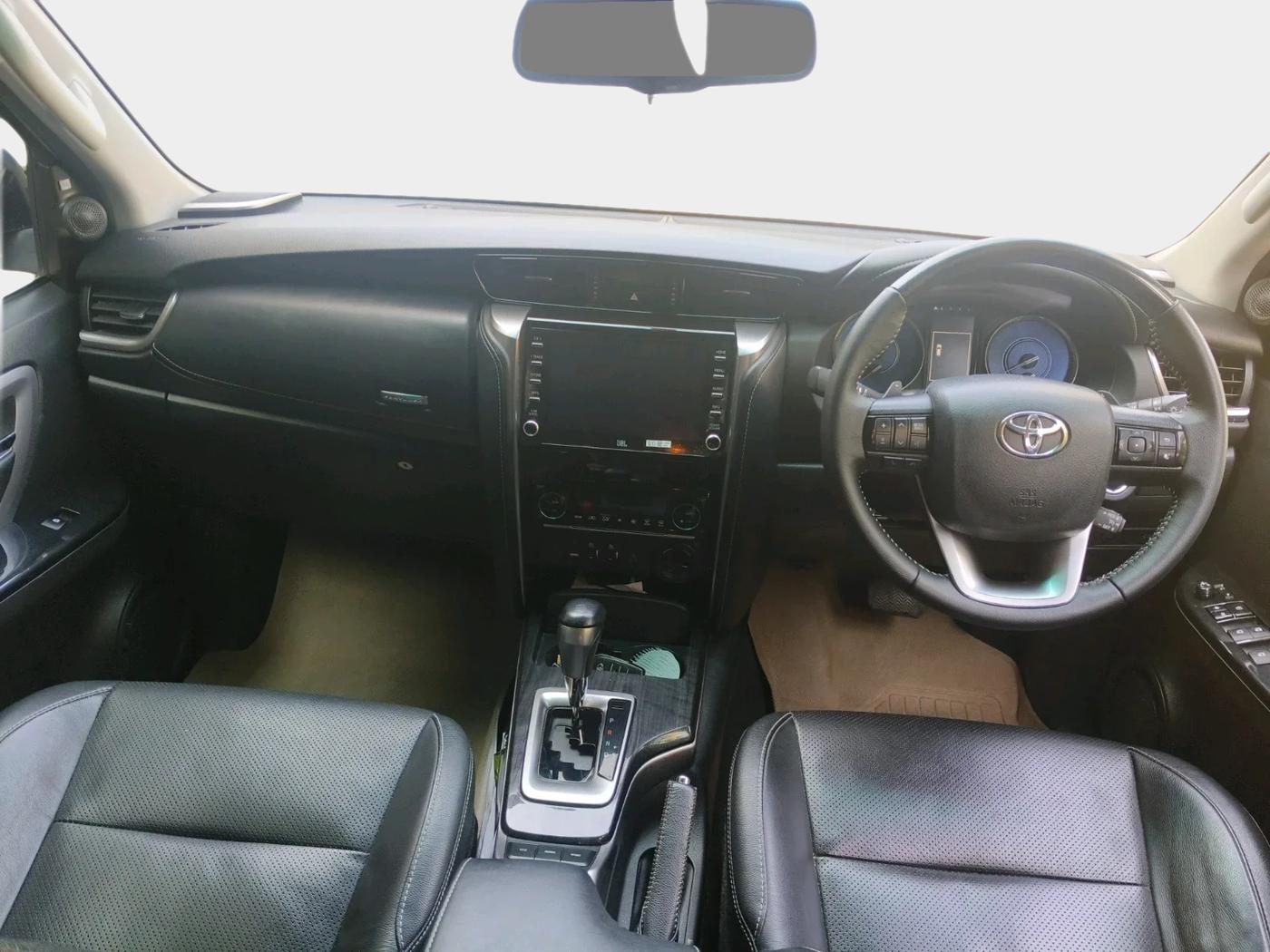 2022 Toyota Fortuner 4X4 AT 2.8 DIESEL, Diesel, Automatic, 95,088 km, interior