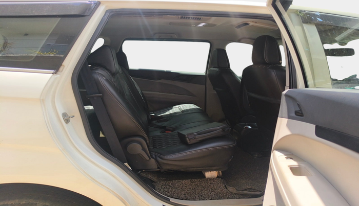 2019 Mahindra MARAZZO M2 8 STR, Diesel, Manual, 53,067 km, interior