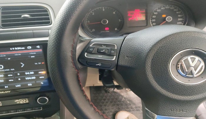 2014 Volkswagen Vento HIGHLINE DIESEL 1.6, Diesel, Manual, 3,10,183 km, interior