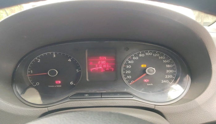 2014 Volkswagen Vento HIGHLINE DIESEL 1.6, Diesel, Manual, 3,10,183 km, interior