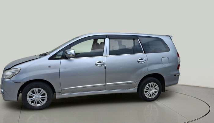 2015 Toyota Innova 2.5 GX 8 STR, Diesel, Manual, 2,19,692 km, exterior