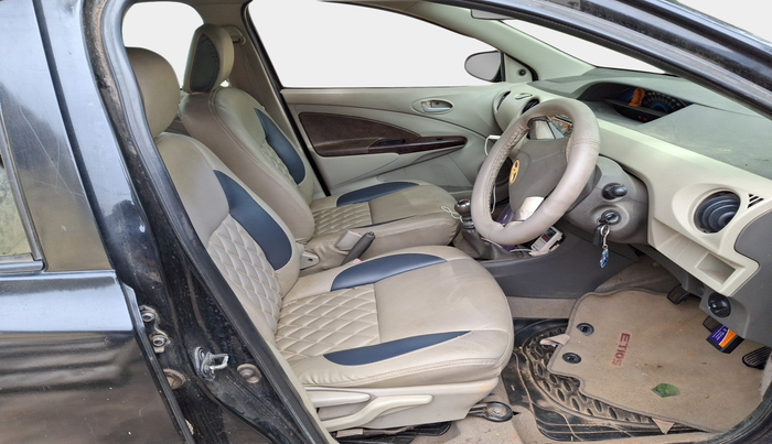 2013 Toyota Etios Liva GD, Diesel, Manual, 1,68,626 km, interior
