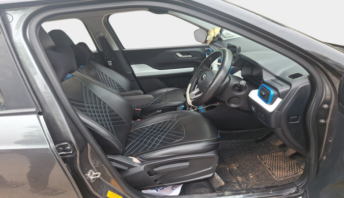 2024 Tata PUNCH CREATIVE  MT, Petrol, Manual, 42,114 km, interior