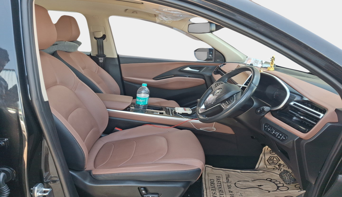 2023 MG HECTOR PLUS SAVVY PRO 1.5 TURBO CVT 7 STR, Petrol, Automatic, 30,886 km, interior